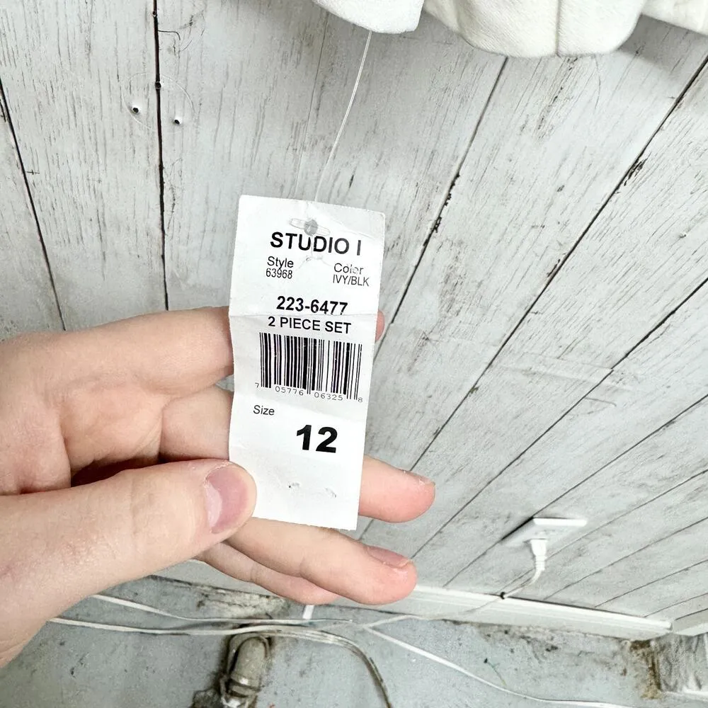 Studio One NYC Jacket Women Size 12 White Black Trim Overthrow Flowy Sleeves - Image 6