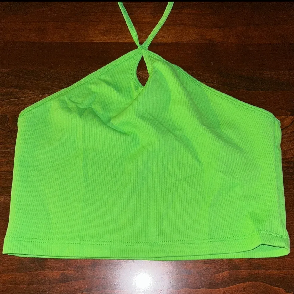 Zara Summer Halter Green Cropped Tank Top - Image 2