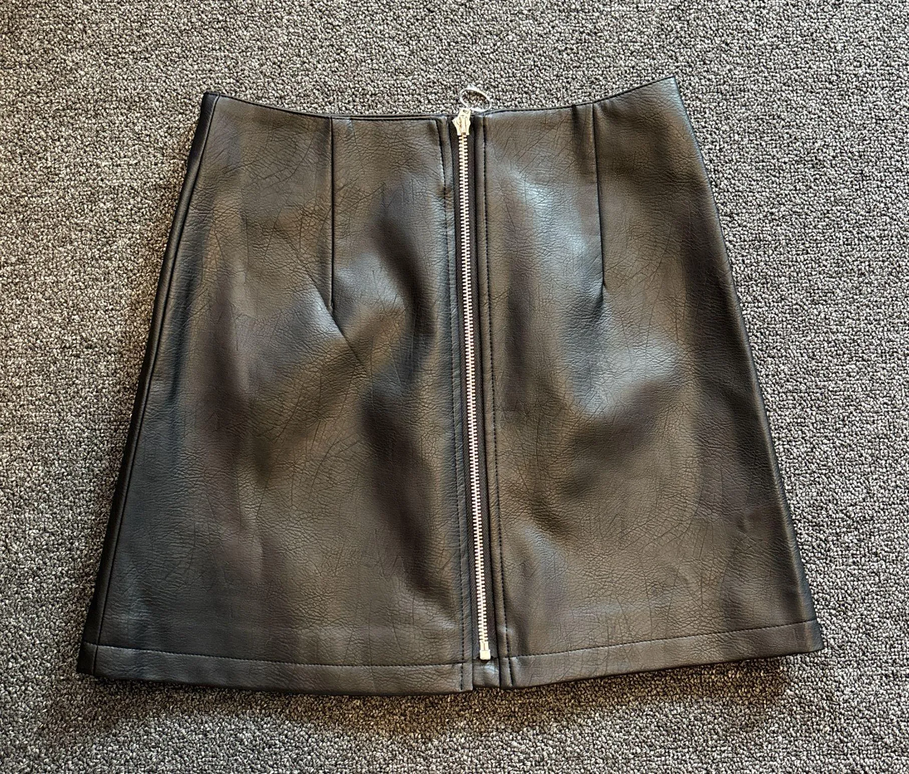 Urban Revivo Leather Skirt Size XS - Image 3