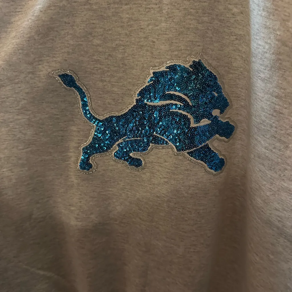 Detroit Lions sweatshirt! NFL gray sequin bedazzled logo crewneck size XL! - Image 4