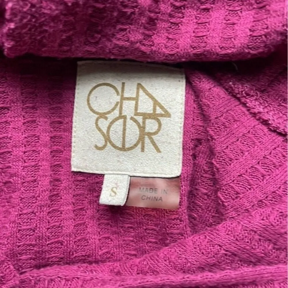 Chaser Waffle Knit Pullover Hoodie Curved Hem Top Raspberry Women’s Size Small - Image 6