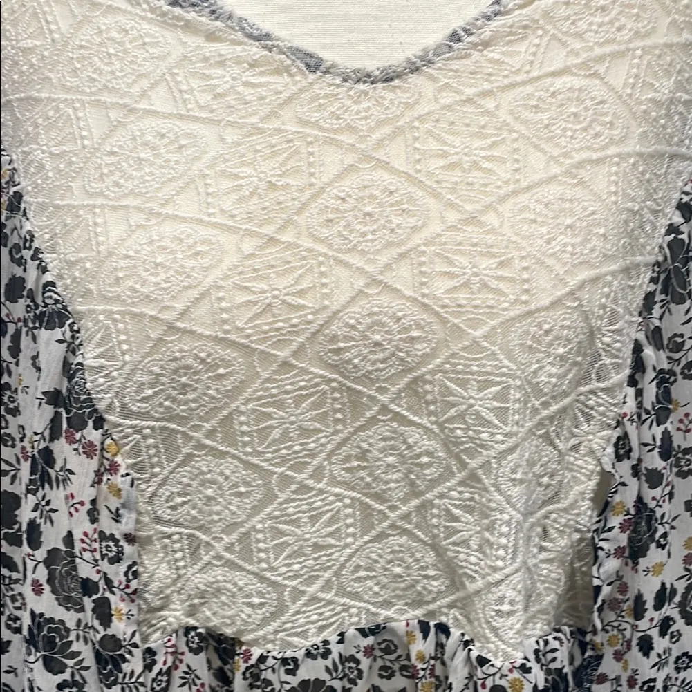 Torrid Asymmetrical 3/4 Sleeve Blouse in Black and White - Image 2