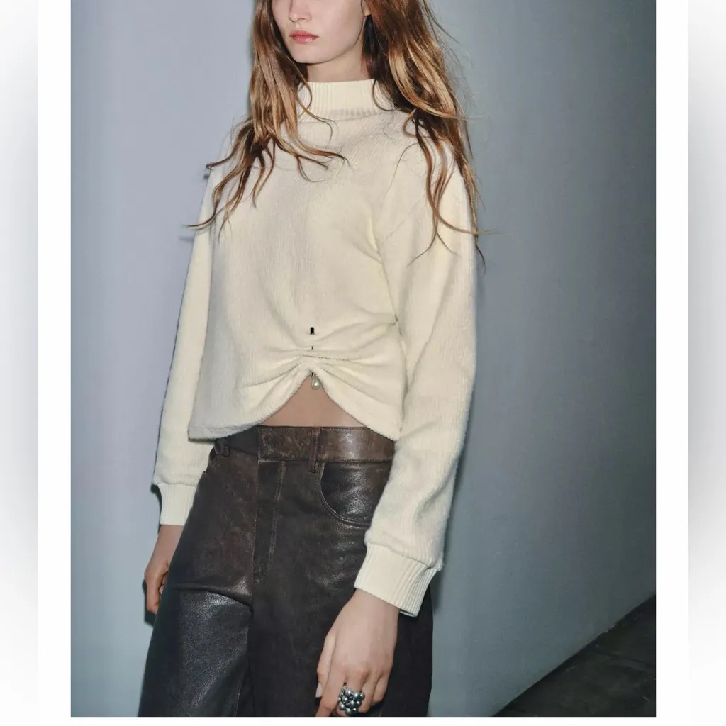 ZARA  NWT cream ivory rustic brooch asymmetrical hem ruched sweatshirt - Image 5