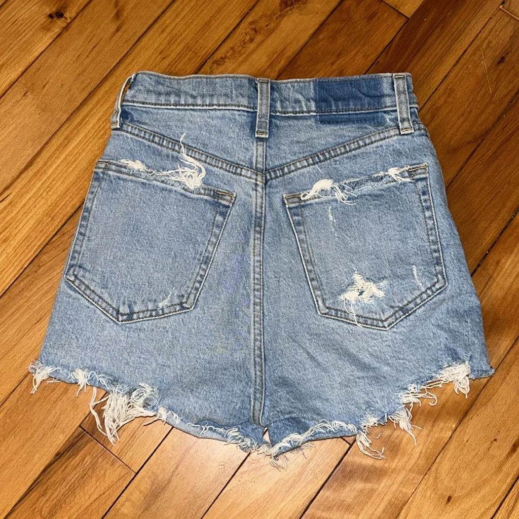 Abercrombie Ultra High Rise Mom Short - Image 2