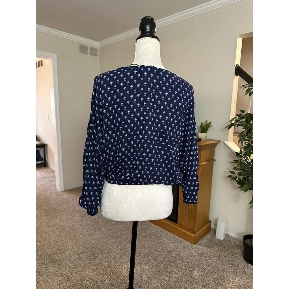 Kendall & Kylie Button Up Long Sleeve Indigo Ditsy  Crop Top Blue Size L NWT - Image 4