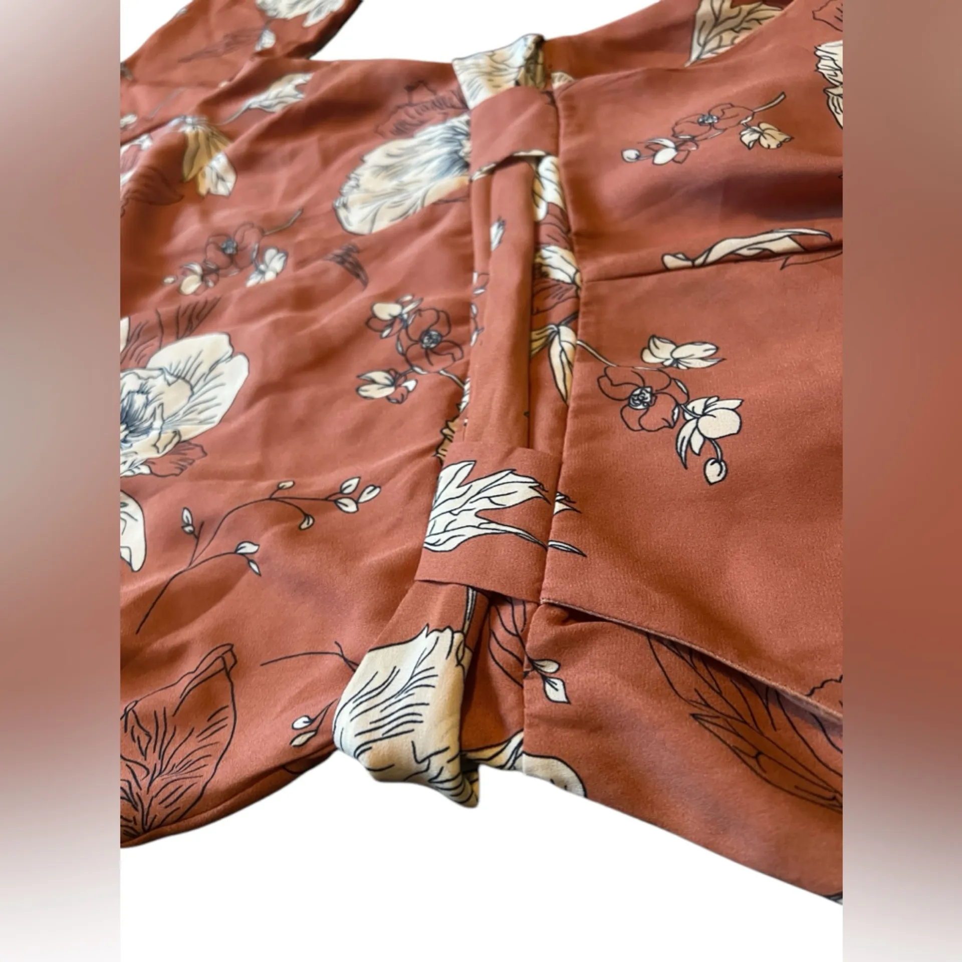 Mock wrap dress w/belt & peek-boo slit skirt sz S floral print - Image 8