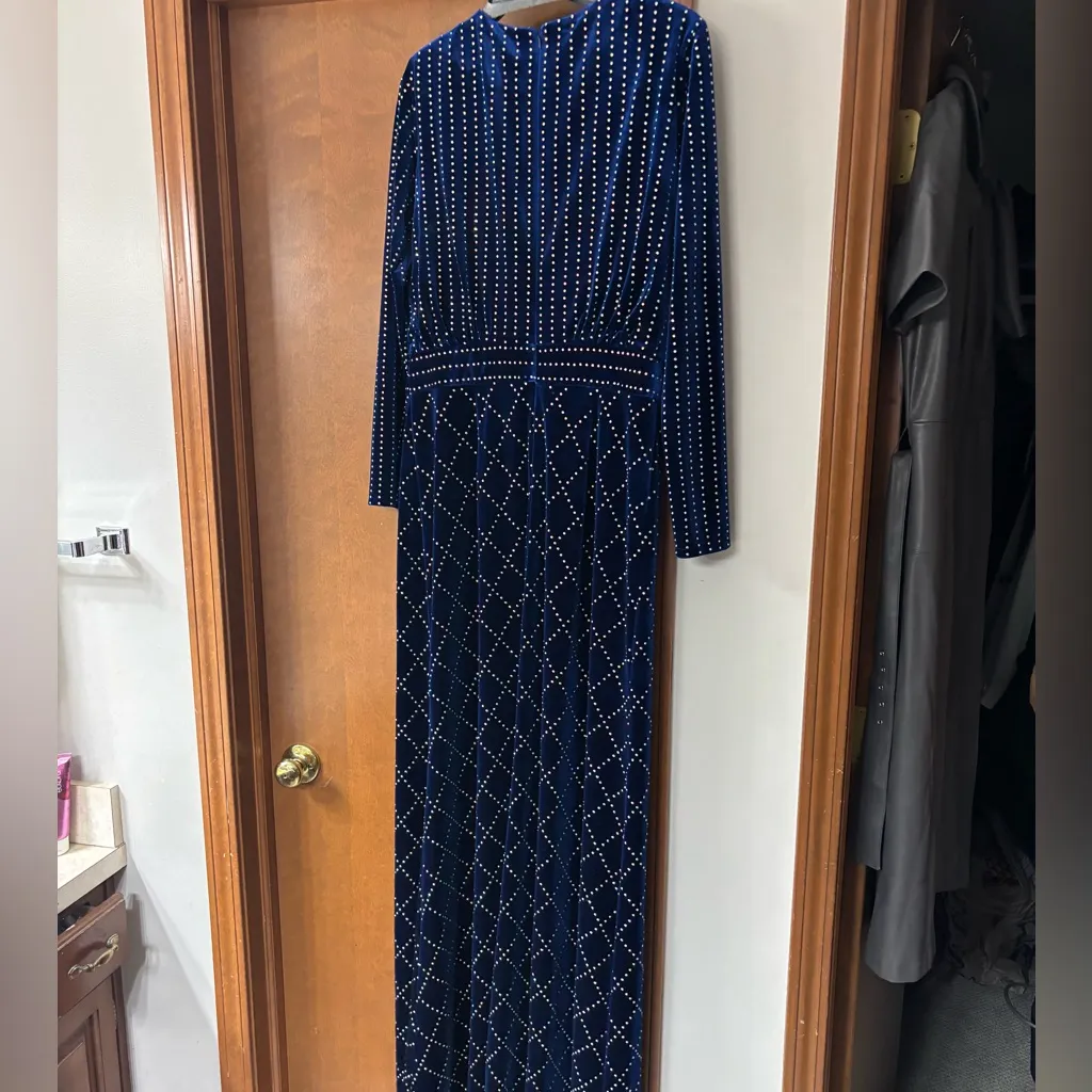 Tadashi Shoji Avi Rhinestone-embellished Velvet Gown. I - Image 6