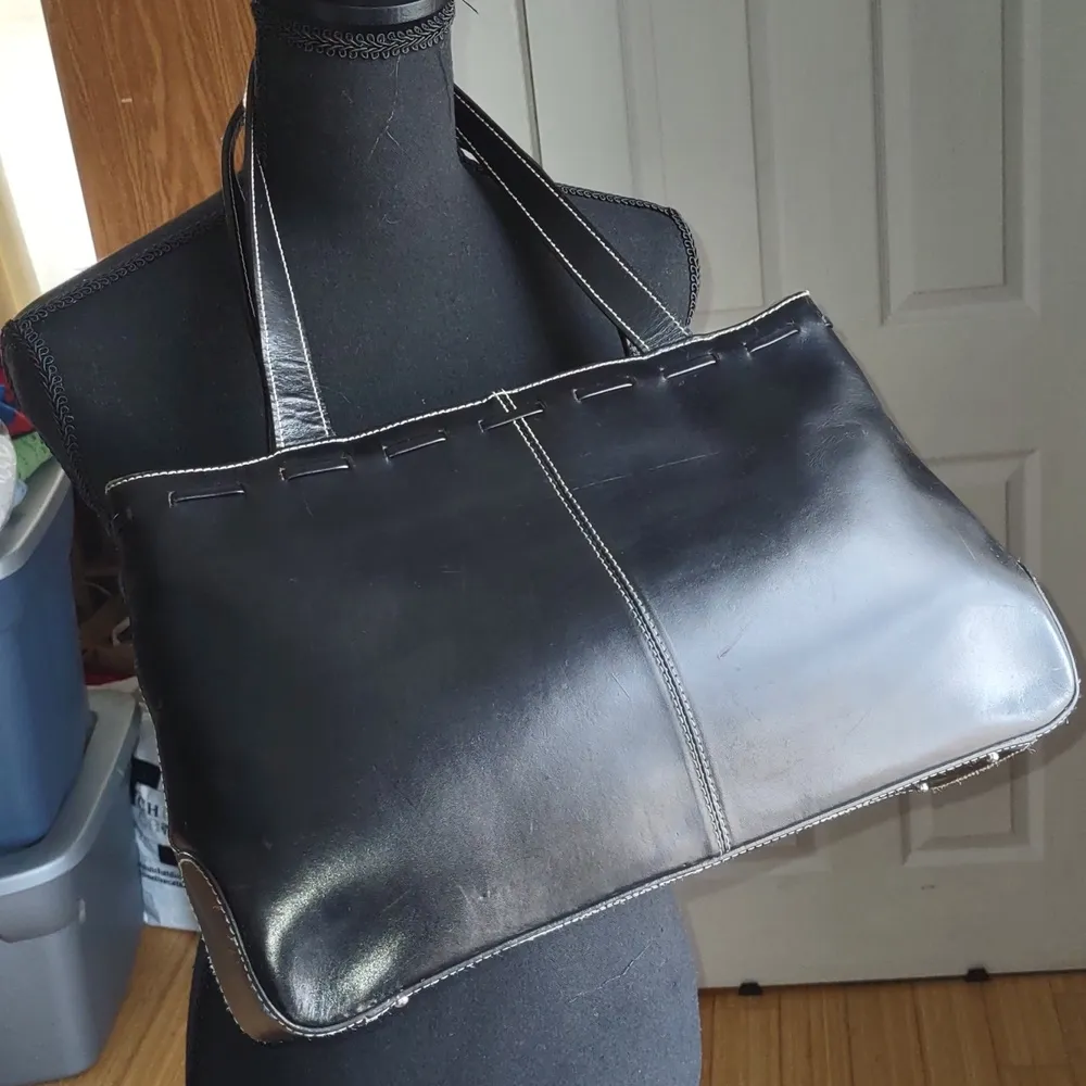 Leather Co by Liz Claiborne purse - Image 2
