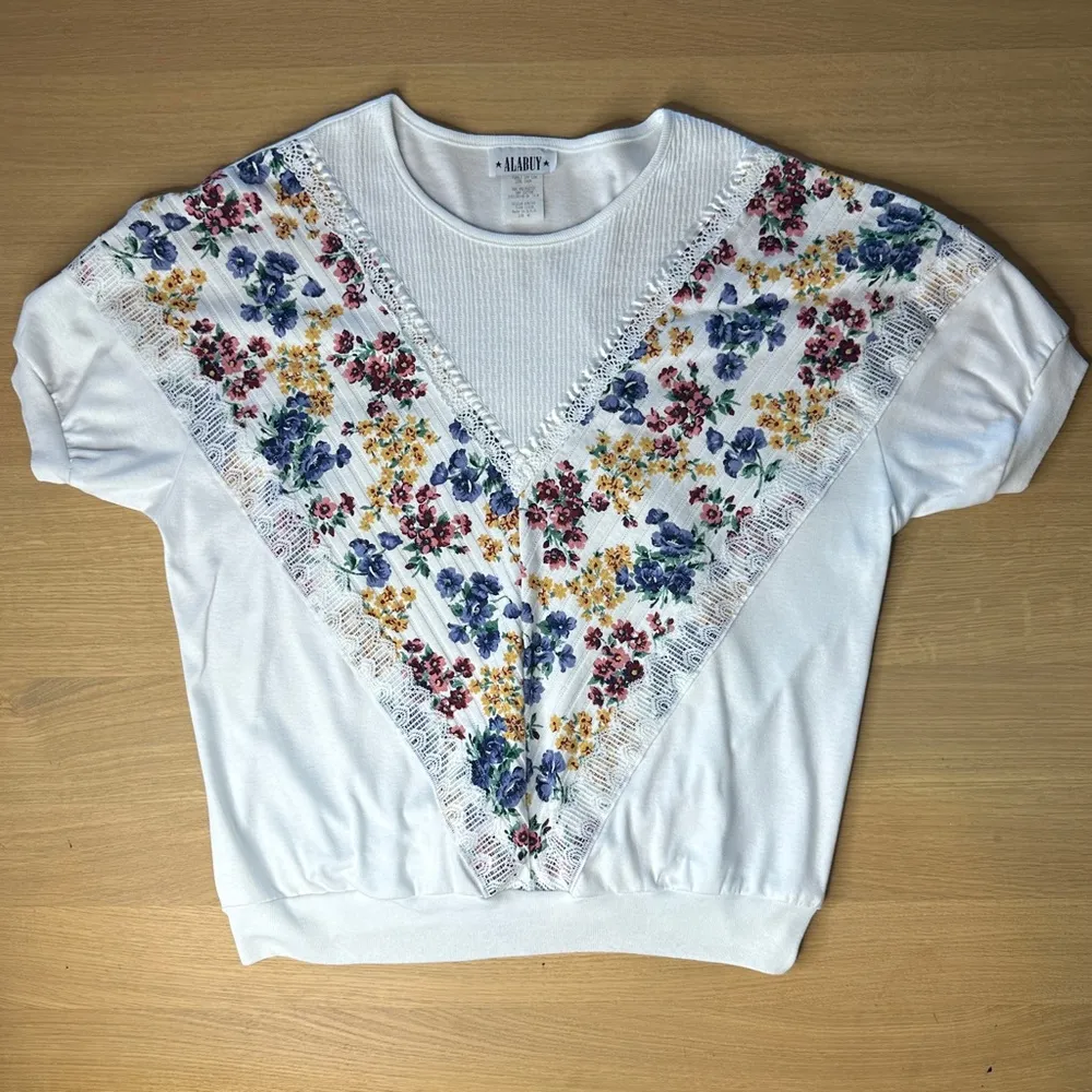 Vintage USA Made Floral Lace Chevron Shirt L/XL Alabuy Cottagecore Grandmacore White Size L - Image 7