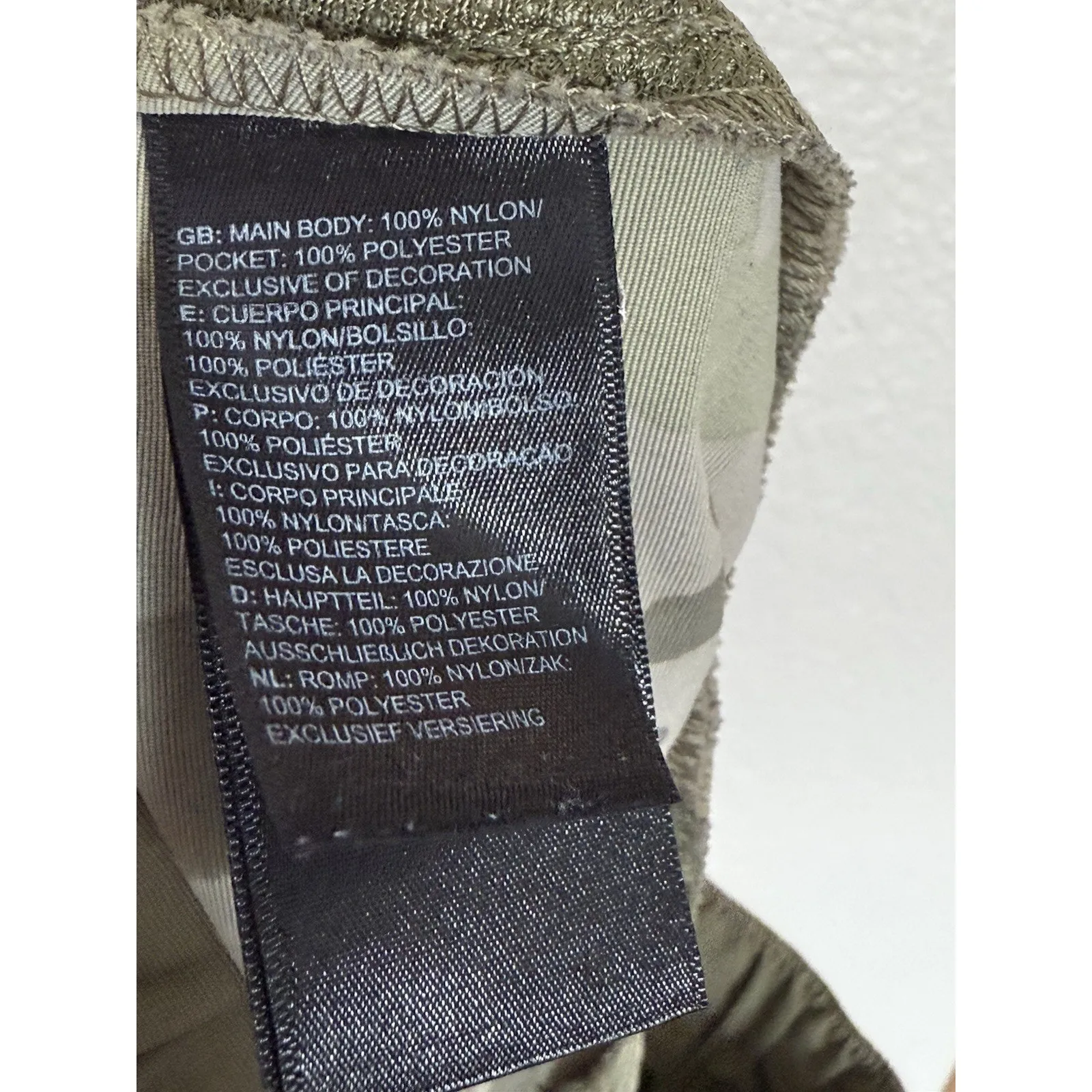 The North Face Women’s Class V Flashdry Camo Shorts Size Small - Image 4