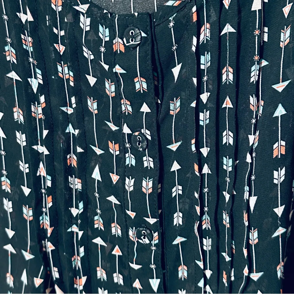 Torrid Arrow Print Tulip Split Back Tank Top Sz 4 - Image 9