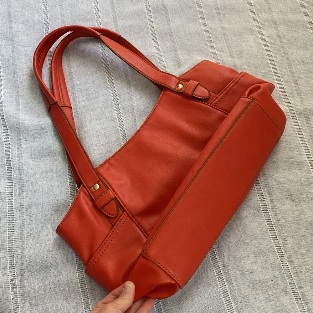 Relic vibrant orange shoulder bag. - Image 6