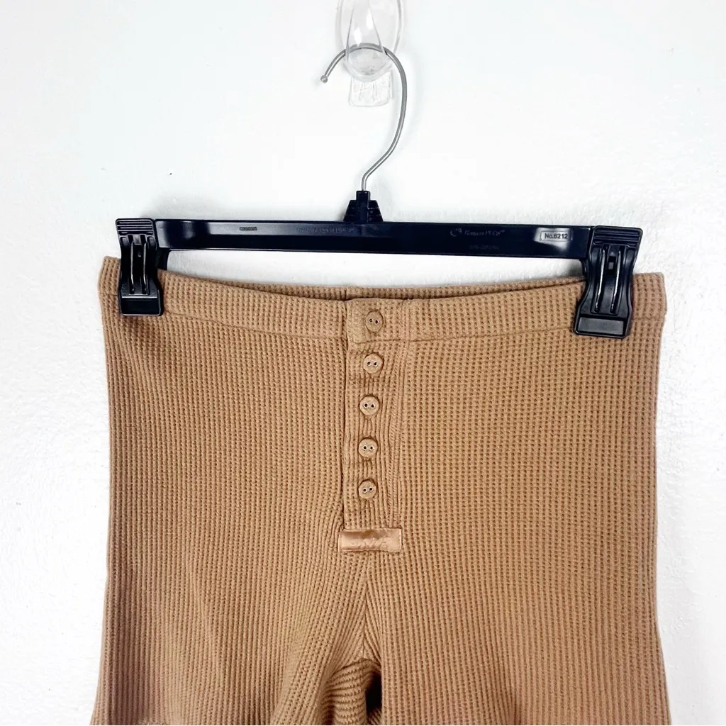 SKIMS Camel Waffle Knit Lightweight Casual Shorts, Size Medium - Image 5