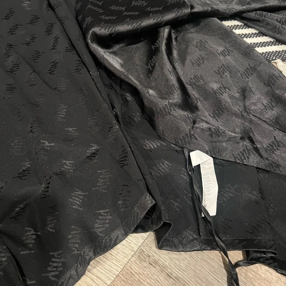 YITTY Women's Satin Pretty Mini Robe Size Medium Iconic Black - Image 13