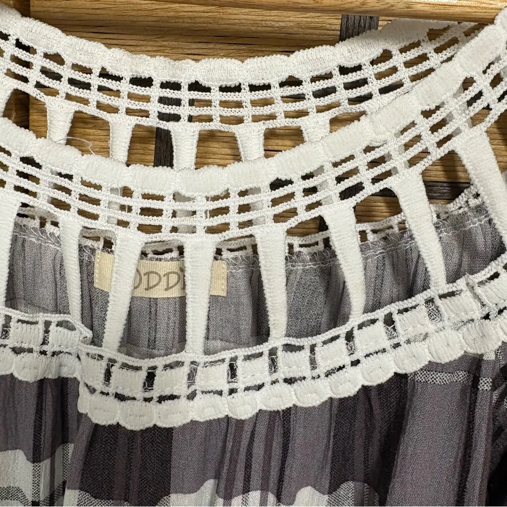 Oddy Gray Plaid Top Size‎ Large - Image 4