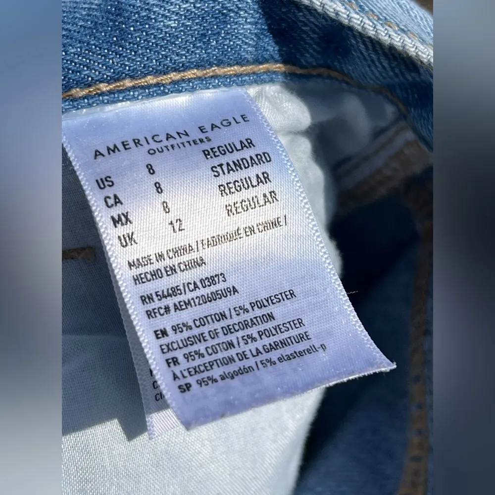 American Eagle 🦅 Distressed MOM Jeans - Image 12