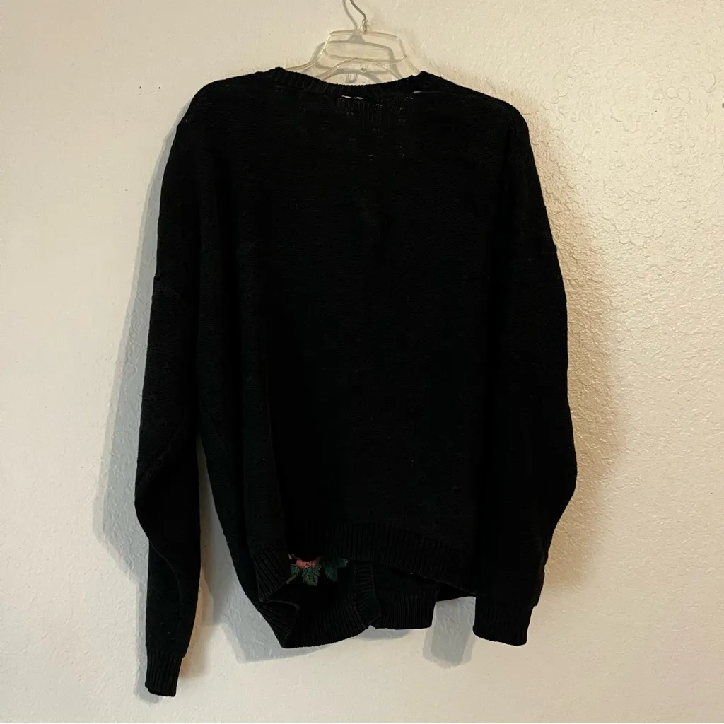 Vintage floral embroidered sweater cardigan • grandma’s favorite • flower garden Size L - Image 4