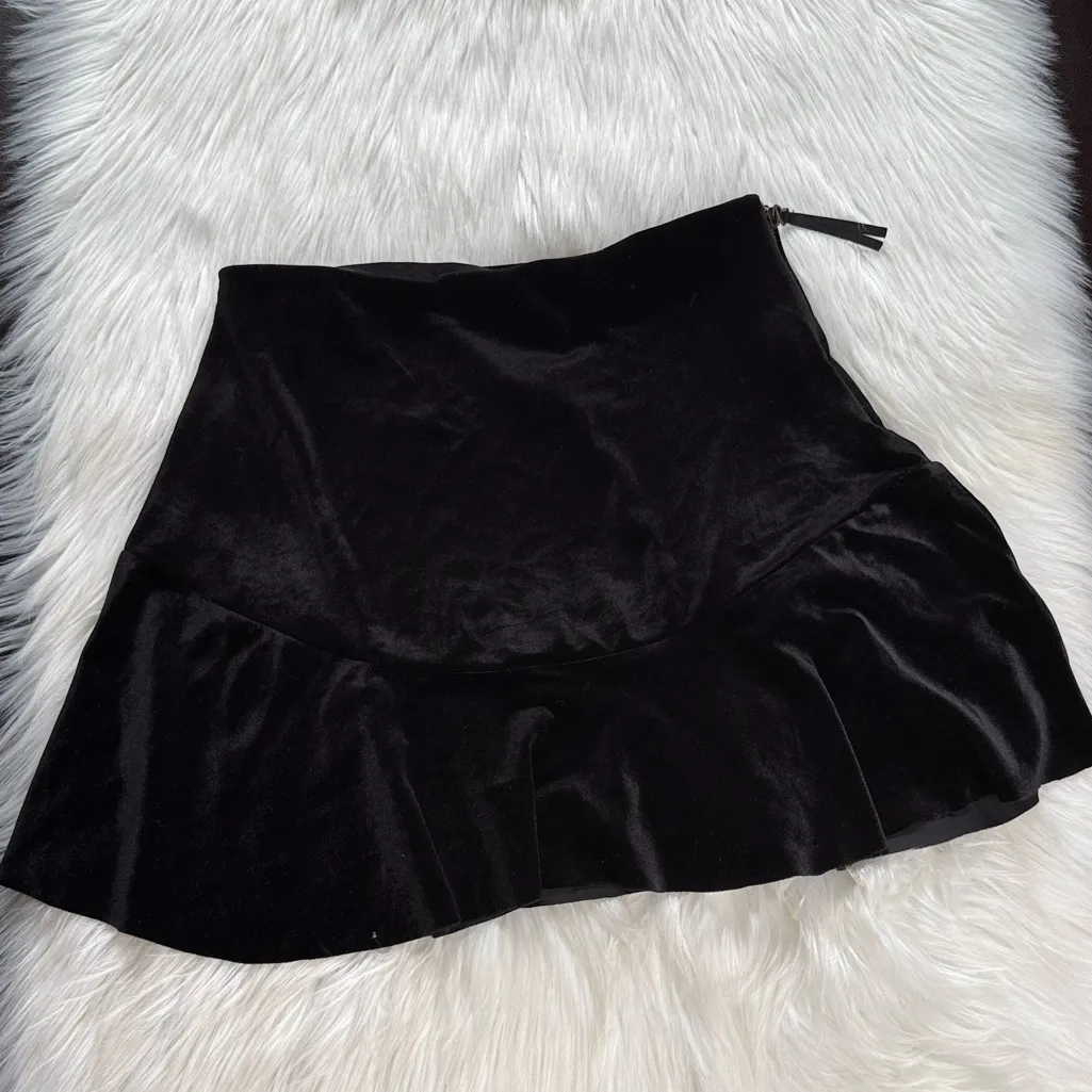 Ecote Urban Outfitters Black Velvet Flounce Mini Skirt - Image 3