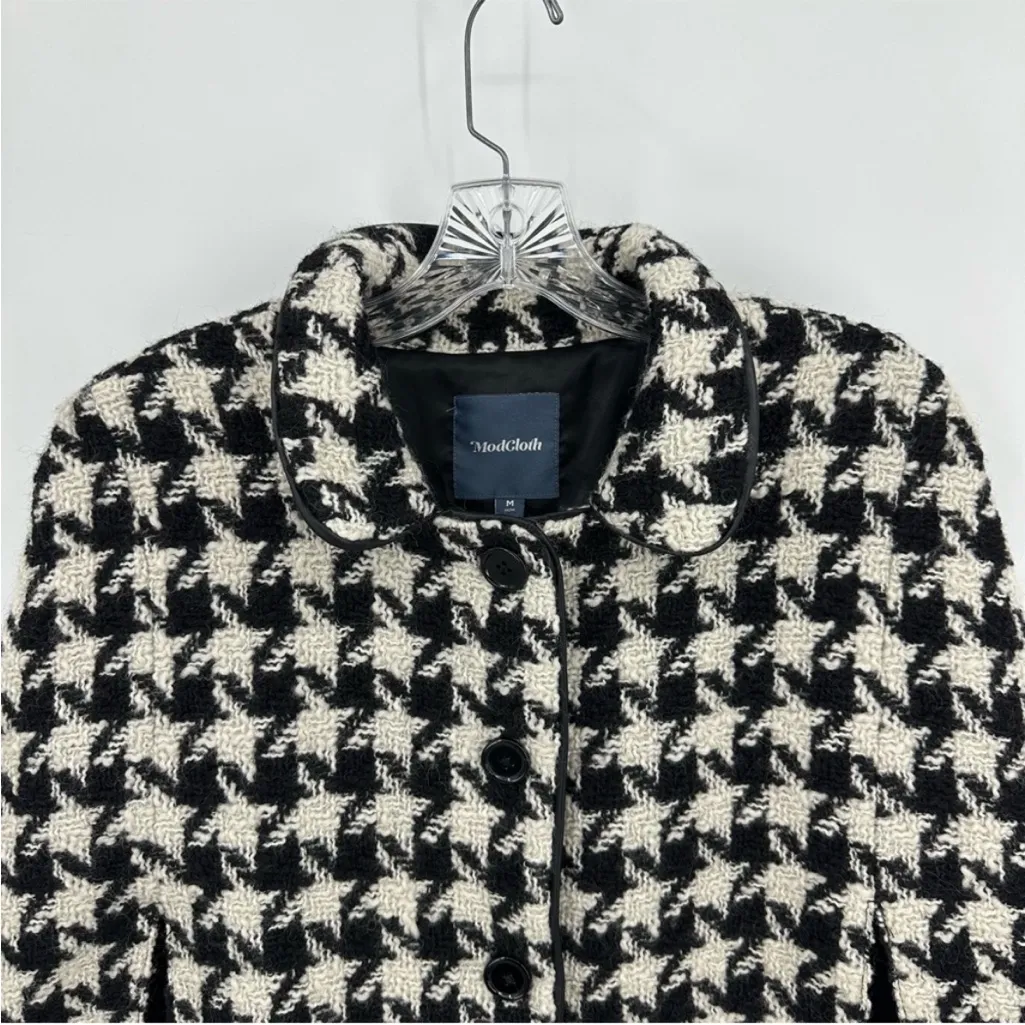 ModCloth Black and White Houndstooth Women's Jacket poncho size M - Image 4