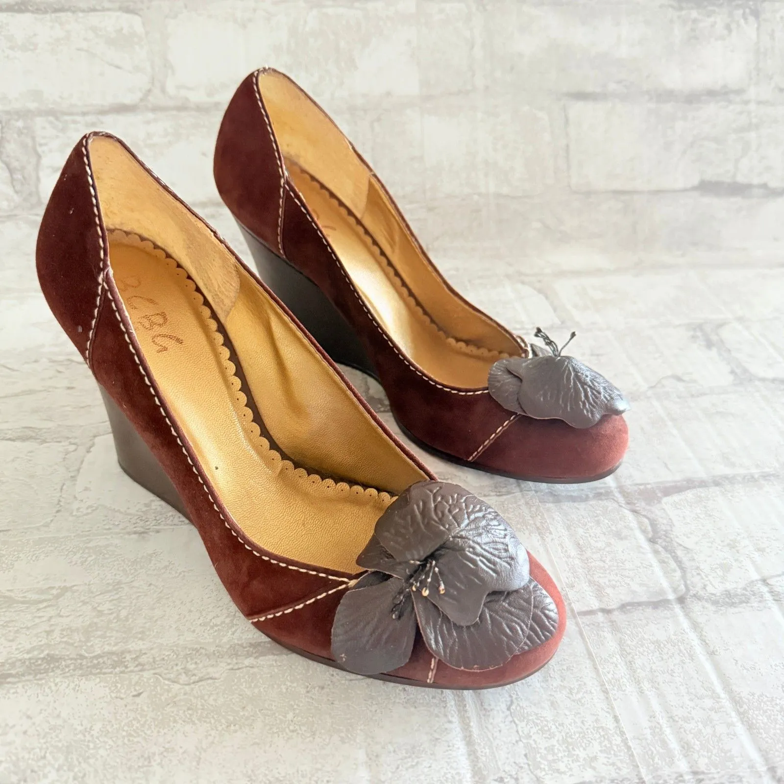 BCBG Paris Nina Brown Suede Wedge Shoes Women’s Vintage Y2K Heels Sz 38 (7.5) - Image 2