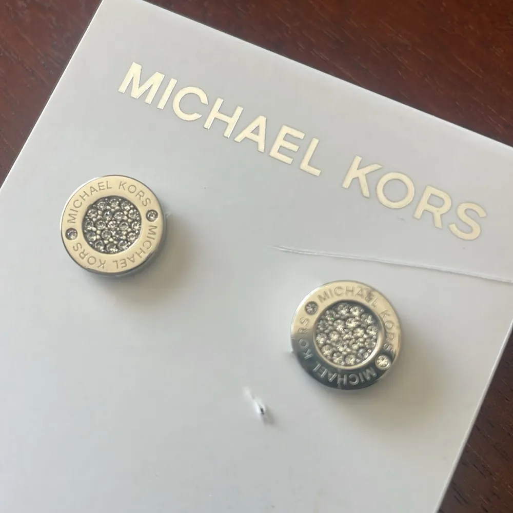 Micheal Kors earring logo silvertone pave fashion stud jewelry New size Small - Image 4