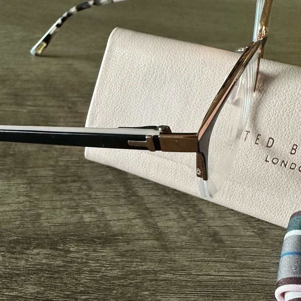 TED BAKER Eyeglasses with Case - Image 3
