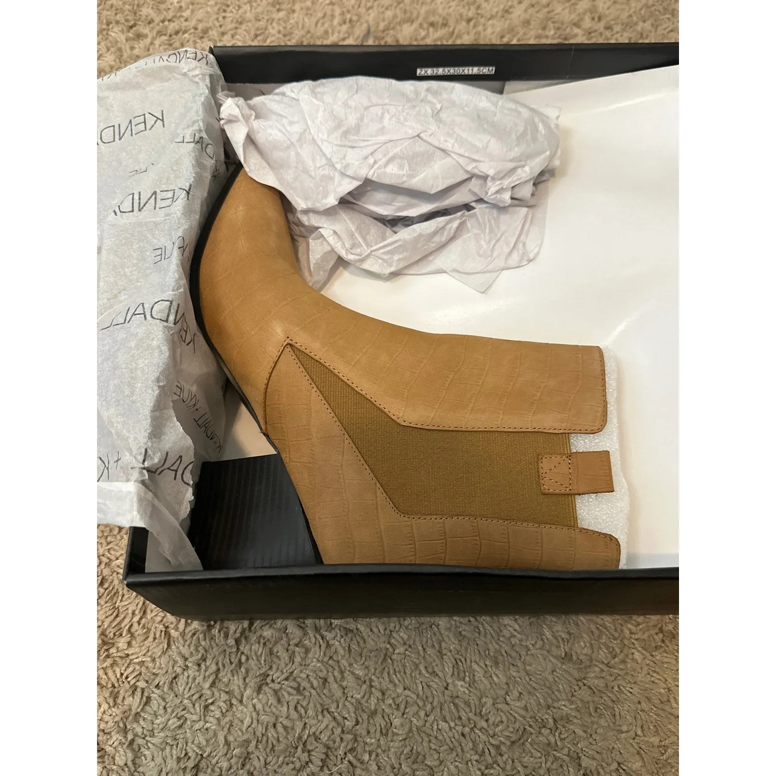 Kendall & Kylie Camel Colored Faux Leather Pointed Toe Chelsea Boots Size 8.5 - Image 8