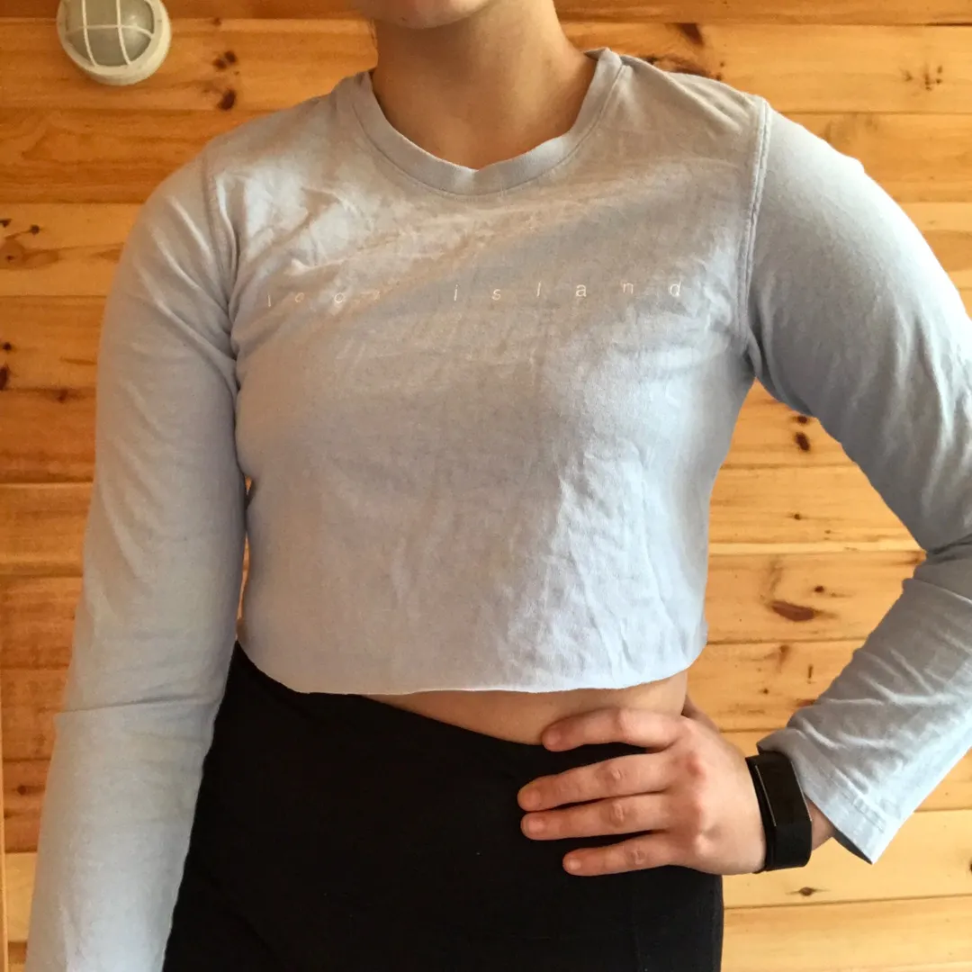 PRICED TO SELL!!! BABY BLUE BLOCK ISLAND BEACHY SPELL-OUT GRAPHIC LONG SLEEVE CROP TOP - Image 2