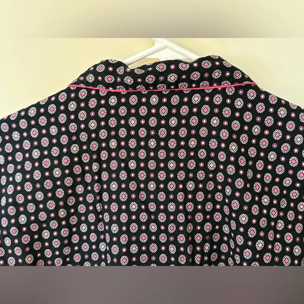 VS Victoria’s Secret Black and Pink Patterned Pajama Top Women’s Sz Small - Image 6