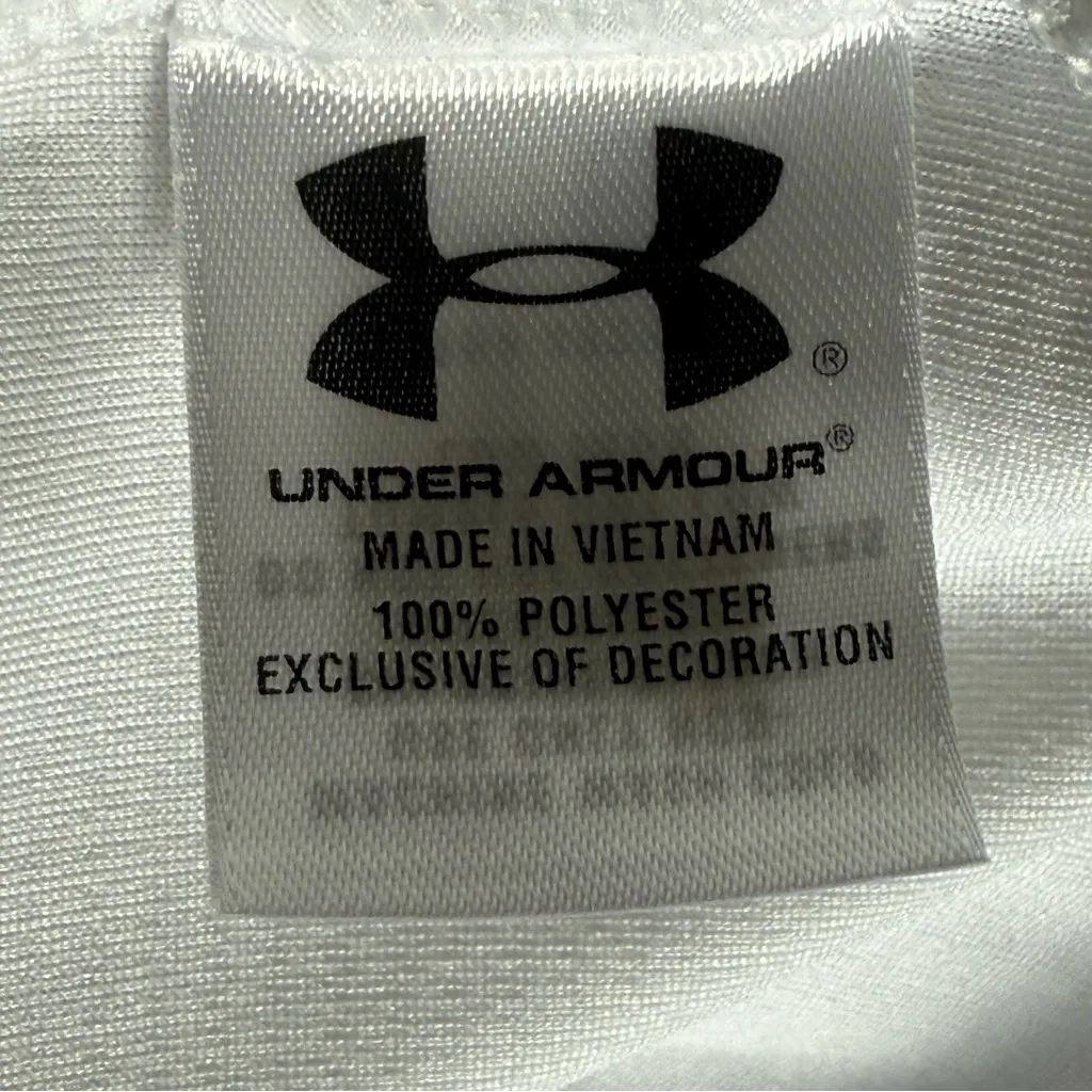 Under Armour Women's White Long Sleeve 1/4 zip feminine shape Top‎ size Large - Image 9