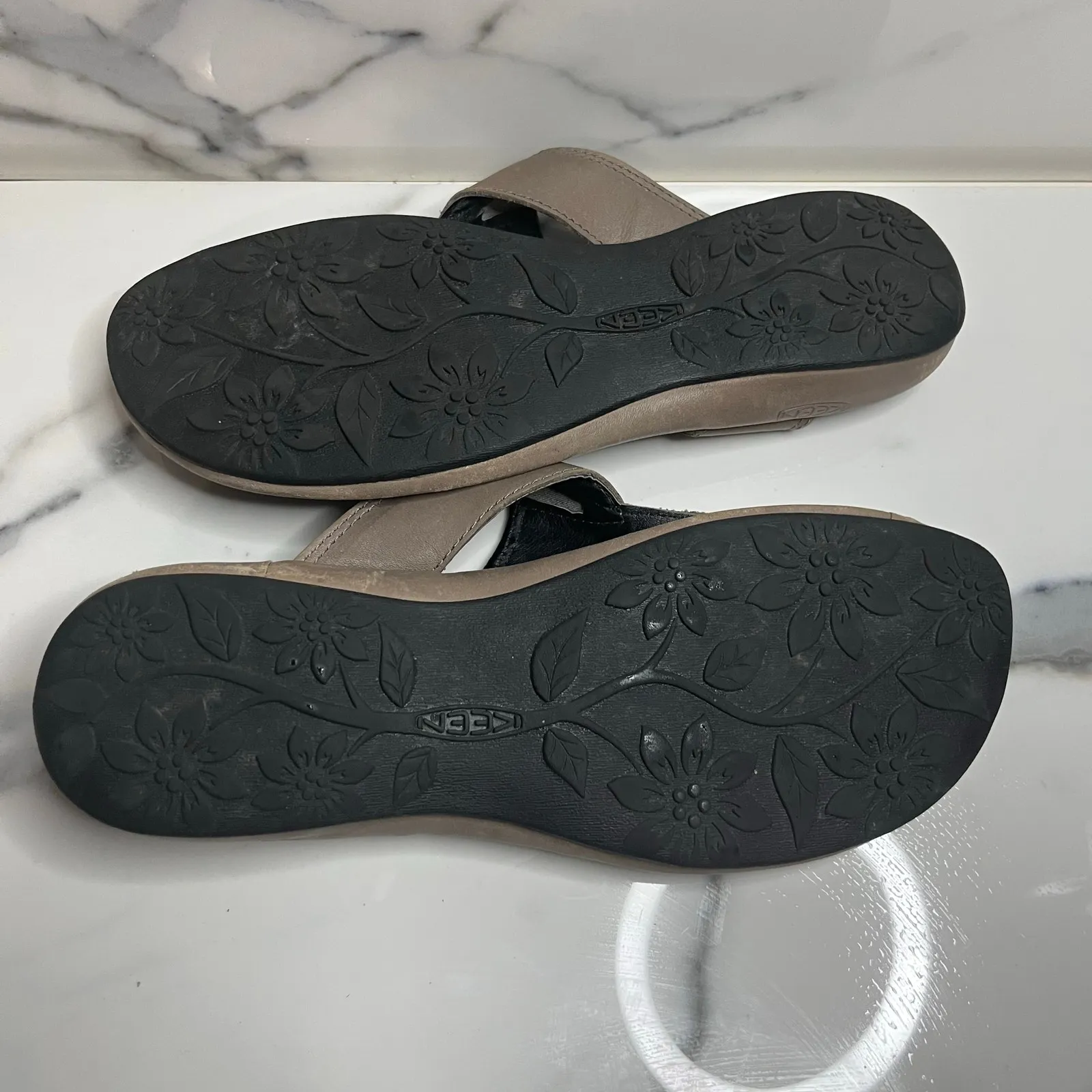 KEEN Women's Brown Leather Outdoor Comfort Thong Flip Flops Sandals Sz 9 - Image 5