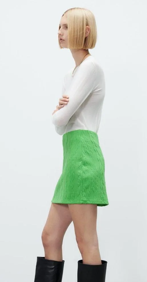 NWT ZARA QUILTED SKIRT GREEN HIGH WAISTED - Image 4