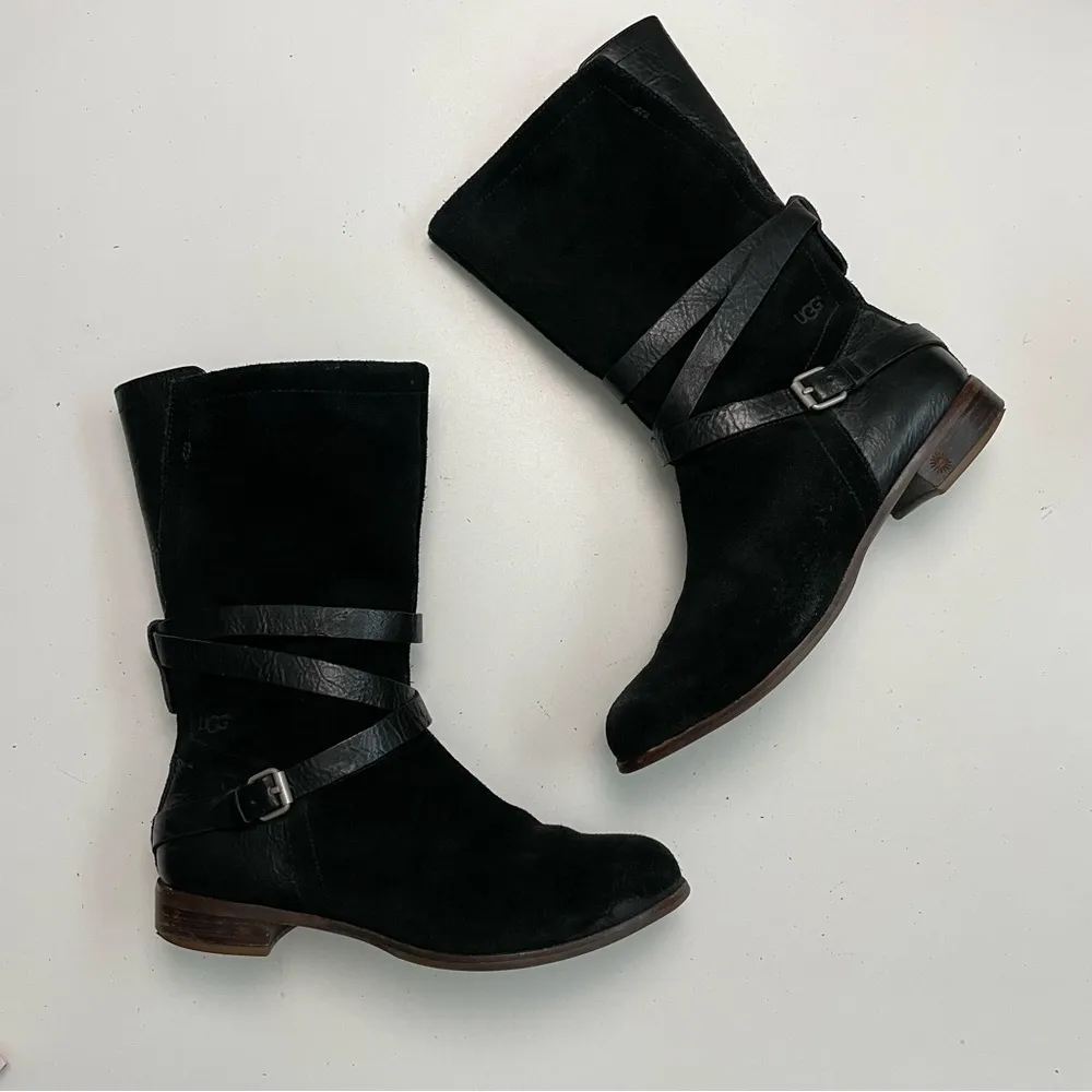 Boots Deanna Suede Leather Burnished  Buckles Straps Sheepskin Footbed Black - Image 7