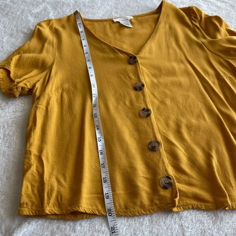 Urban Romantics Crop Top Blouse Womens M Mustard Button Up Flowy Casual Preppy - Image 6