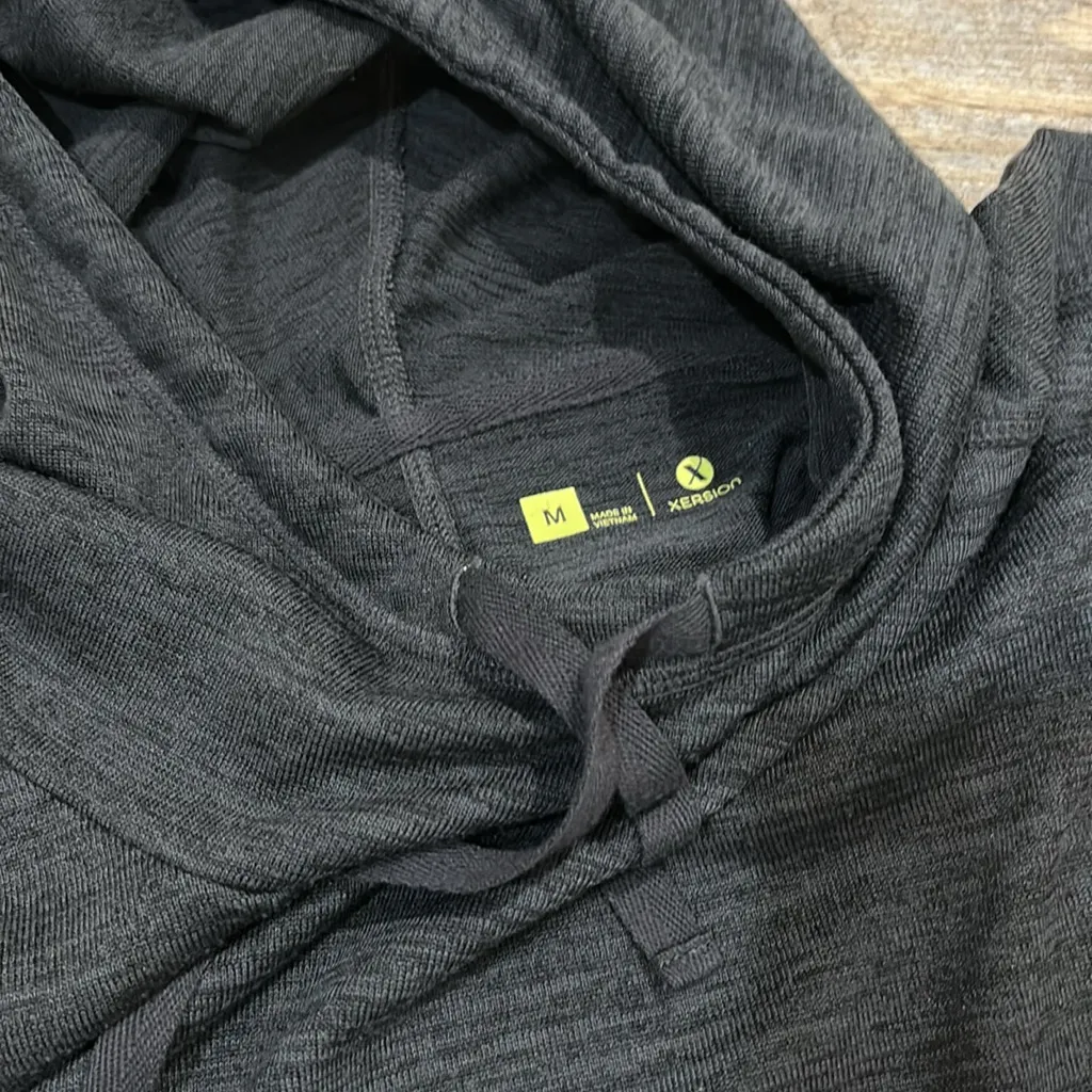 Xersion Women’s Hooded Cape Poncho Sweatshirt Medium Gray - Image 4