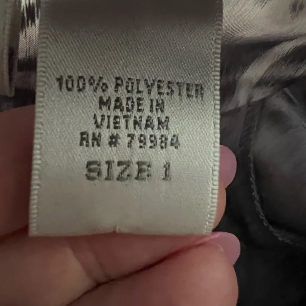 Zenergy by Chico’s woman’s lightweight jacket. Chicos size: 1, or M/8. Gray Size undefined - Image 14