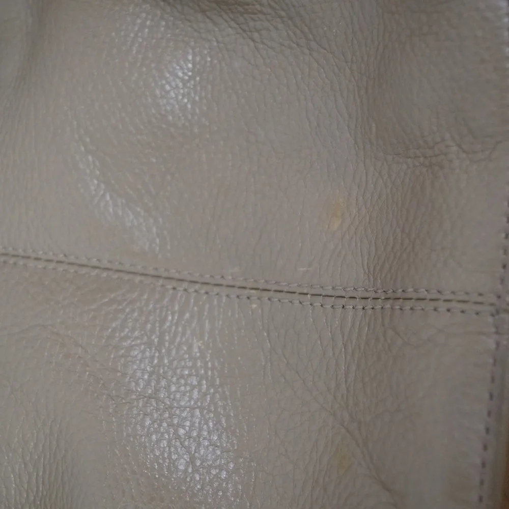 Tommy Hilfiger Leather Tote Style Purse - Image 10