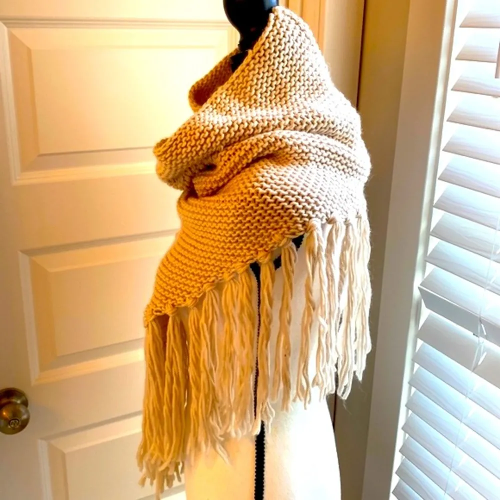Tan slouch poncho with fringe. Perfect for a chilly fall night! - Image 4