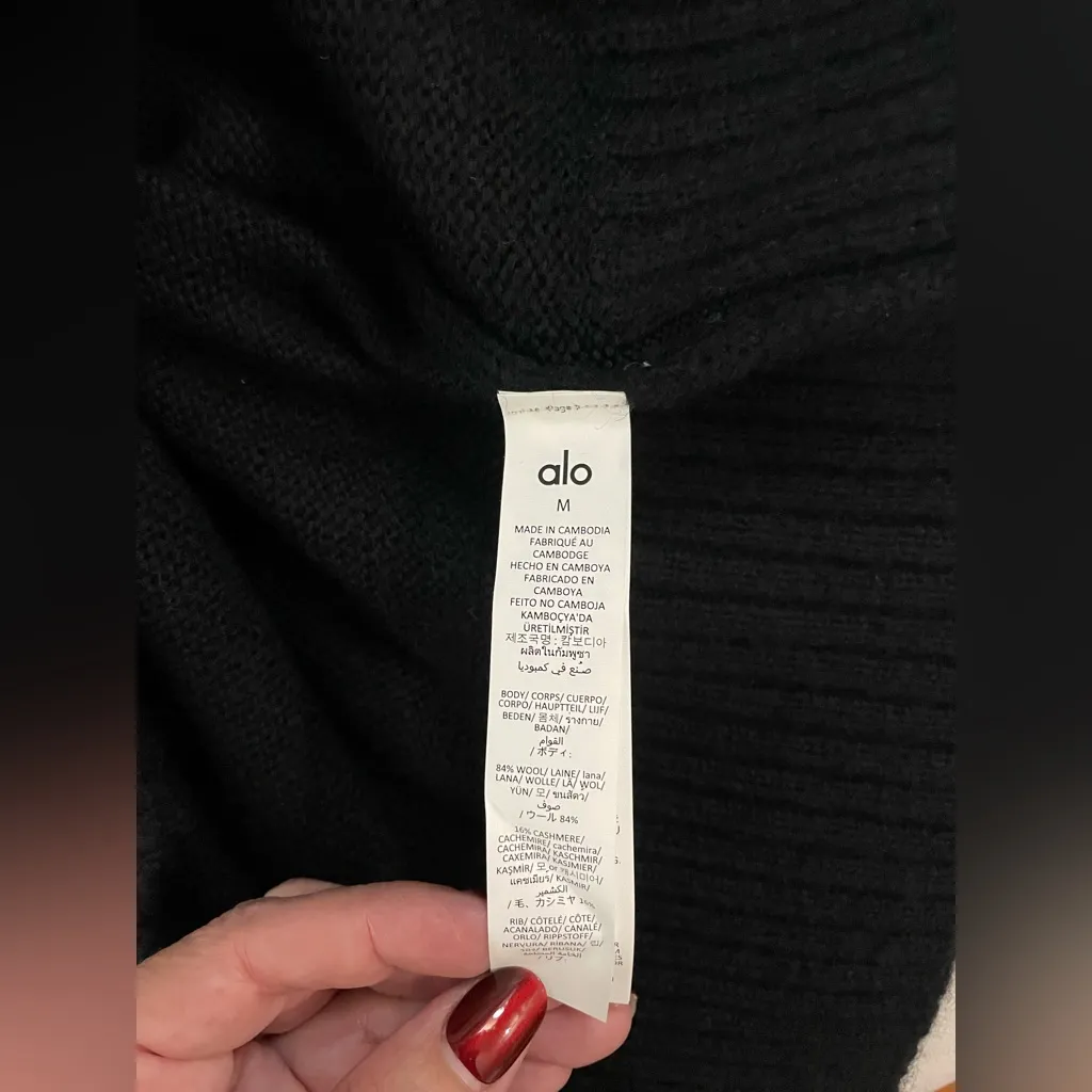 ALO Yoga NWT Unisex Wool Cashmere New Class Crewneck Sweater Black Size M - Image 13