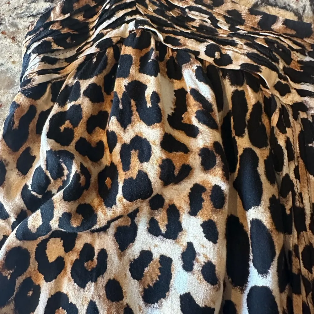 Express Size Large Leopard Tank Elastic band adjustable straps - Image 2