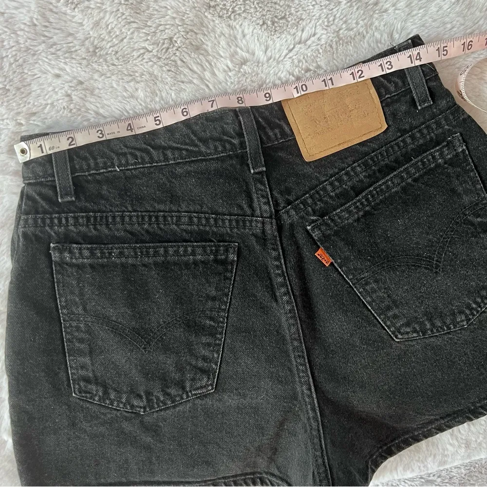 VINTAGE 90s Orange Tab Levi’s Slim Fit Shorts Black Jean Shorts - Image 9