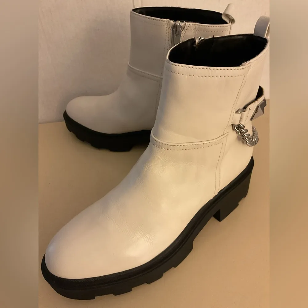 Marc Fisher women white leather Chelsea Waty boots size 9.5 - Image 7
