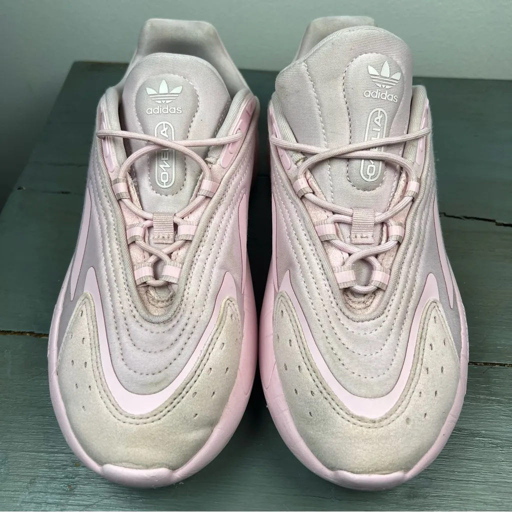 Adidas ozelia womens Light Pink Sneakers size6.5 - Image 3