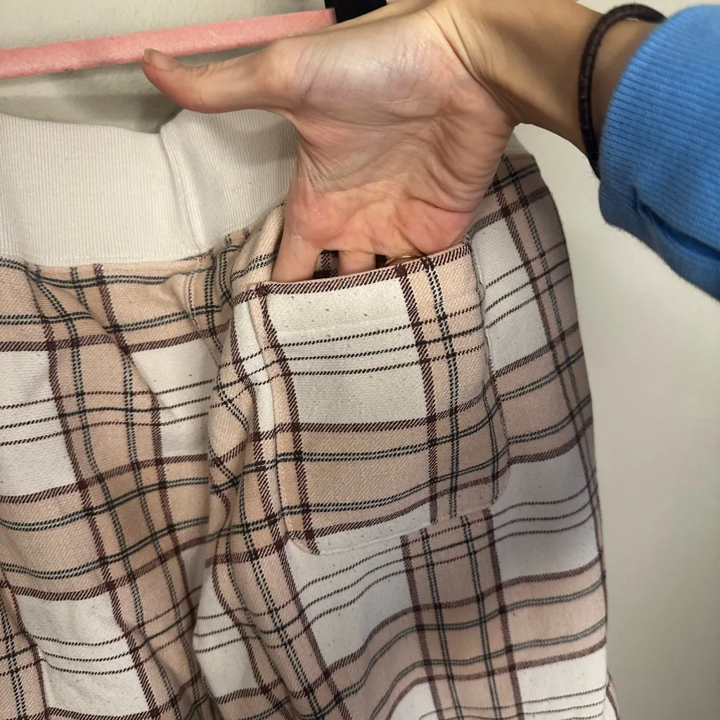 Champion  Women's Plaid Joggers - White and Tan - Image 7