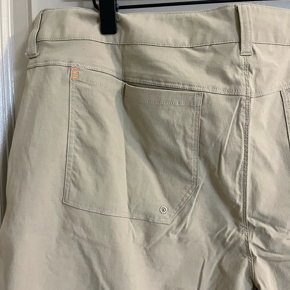 NWT  Women’s Trout Bum Guide Shorts Size 16 - Image 10