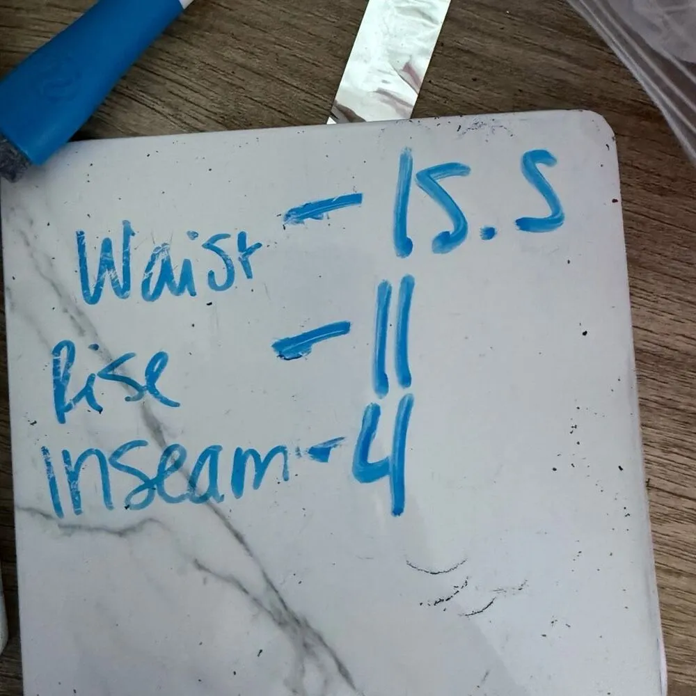 Ann Taylor Loft Women’s Small Chevron Patterned Shorts - Image 4