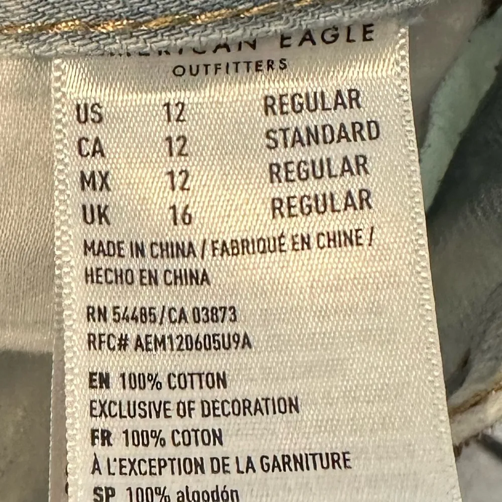 American Eagle Outfitters Mom Jeans Light Wash High Rise Denim Raw Hem Sz 12 - Image 7