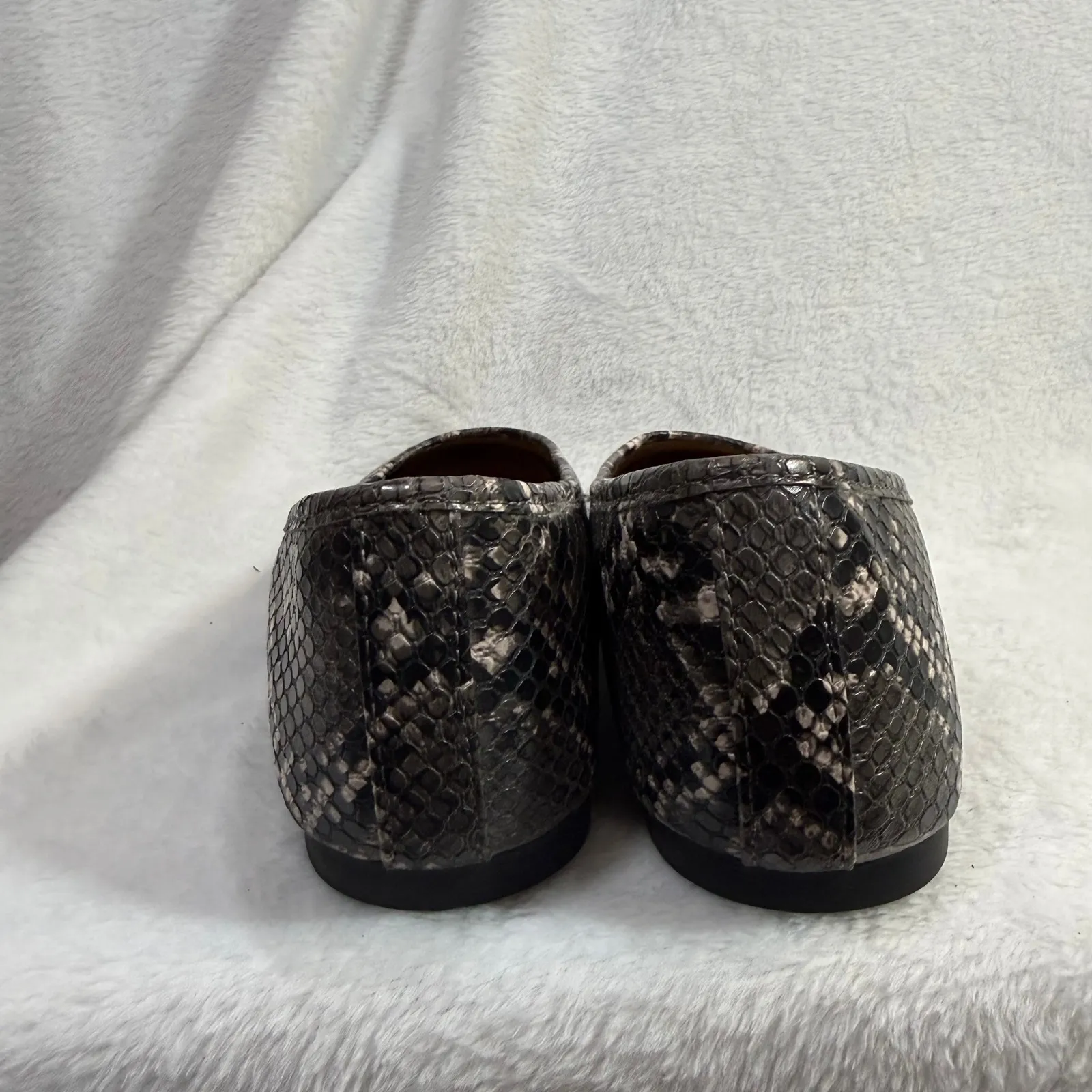 Old Navy 6 Flats Snakeskin Black Faux-Leather Almond Toe Ballet Comfort Office - Image 3