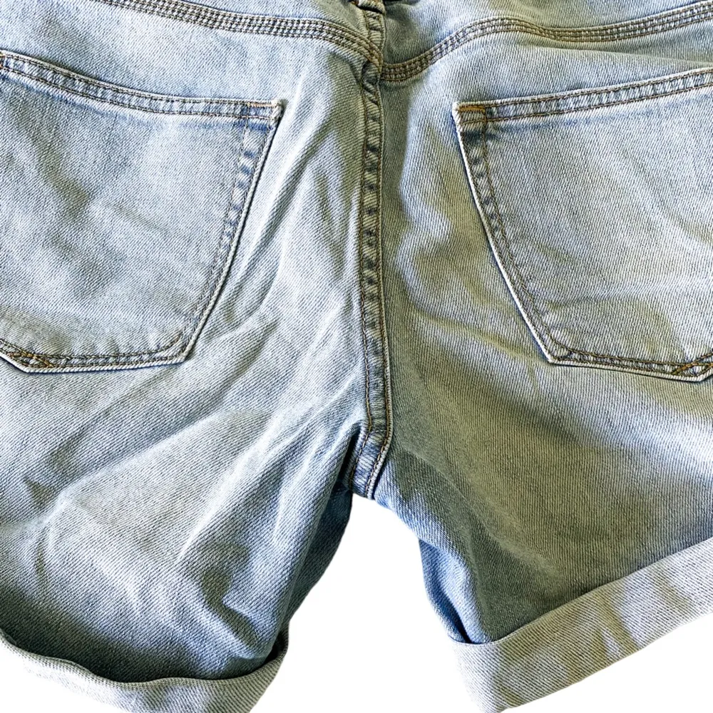 Gap 1969 Boyfriend Mid Rise Blue Denim Jean Cuffed Shorts Size 27 - Image 5