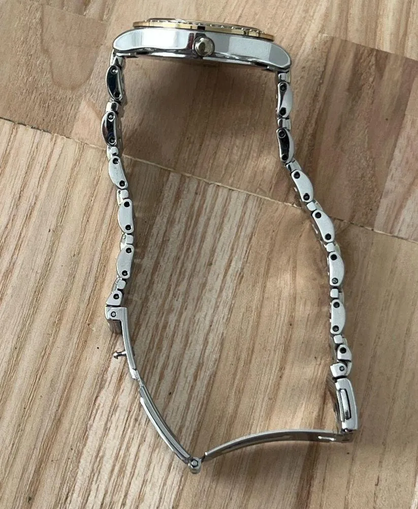 Seiko Solar Ladies Watch Swarovski Crystals Two-Tone Bracelet Pearl Dial Date - Image 9